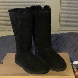 High top size 9 ugg boots